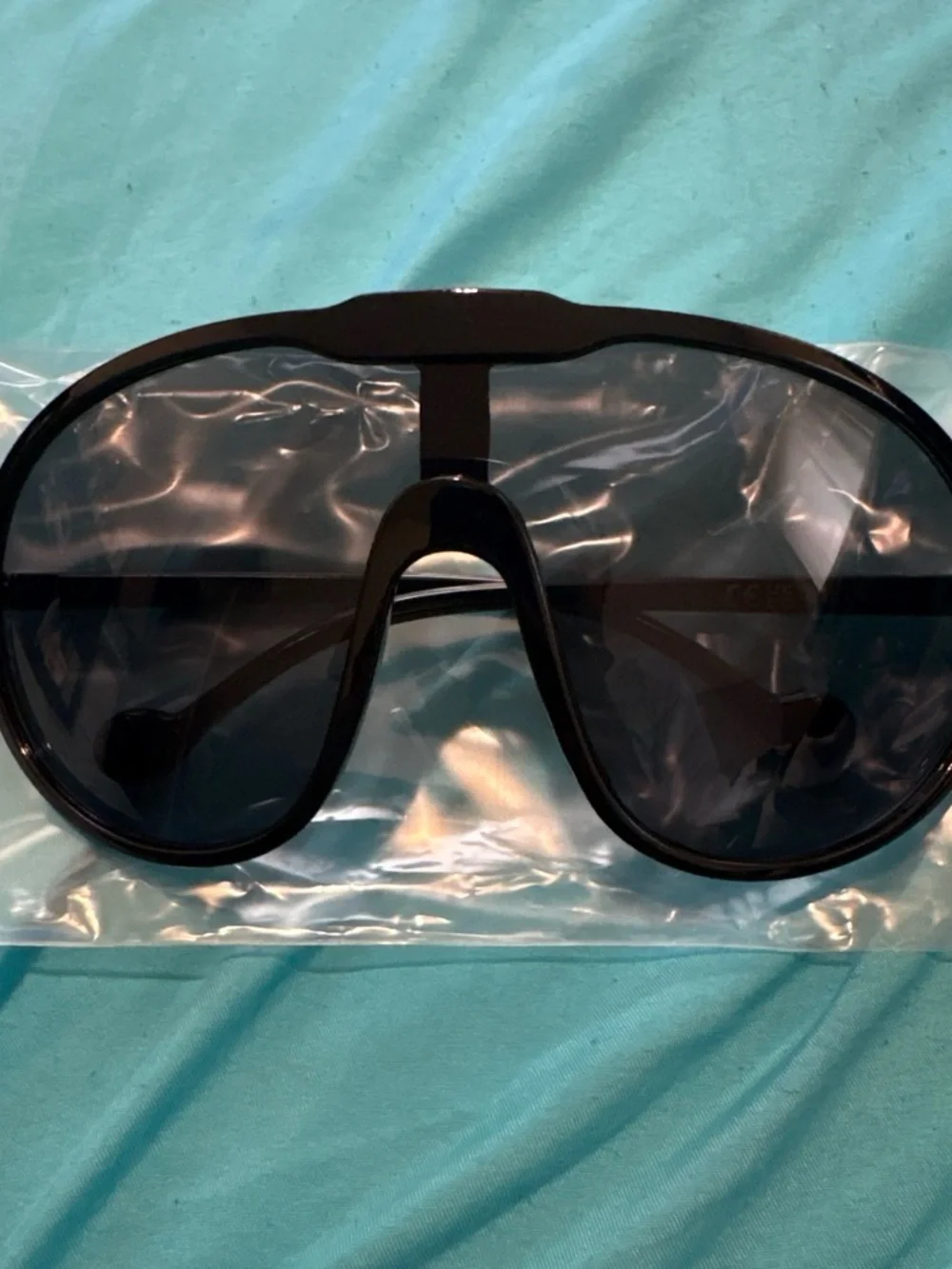 Men's Black Shield Sunglasses - Sleek Sun Protection